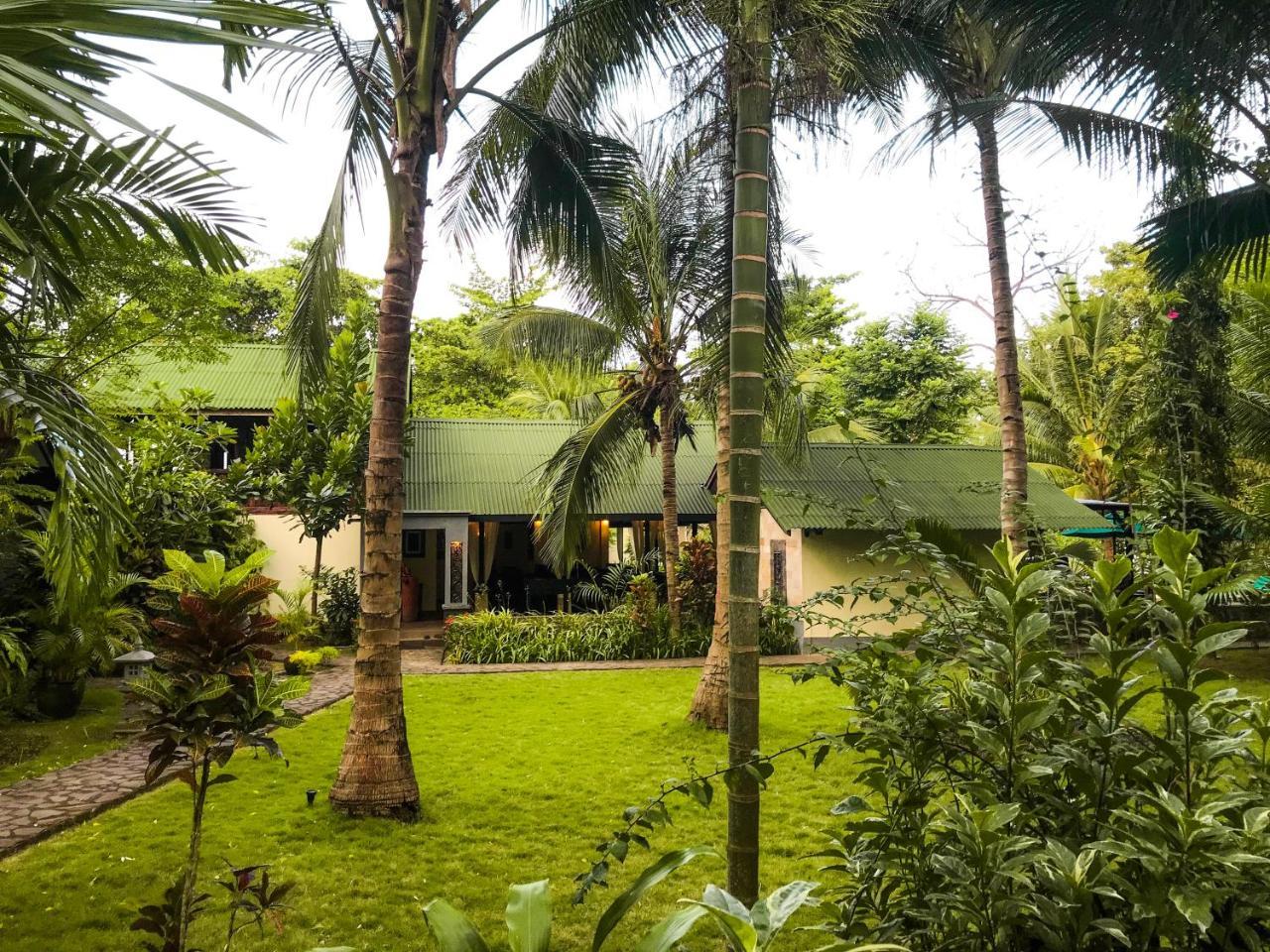 The Village Bunaken Extérieur photo